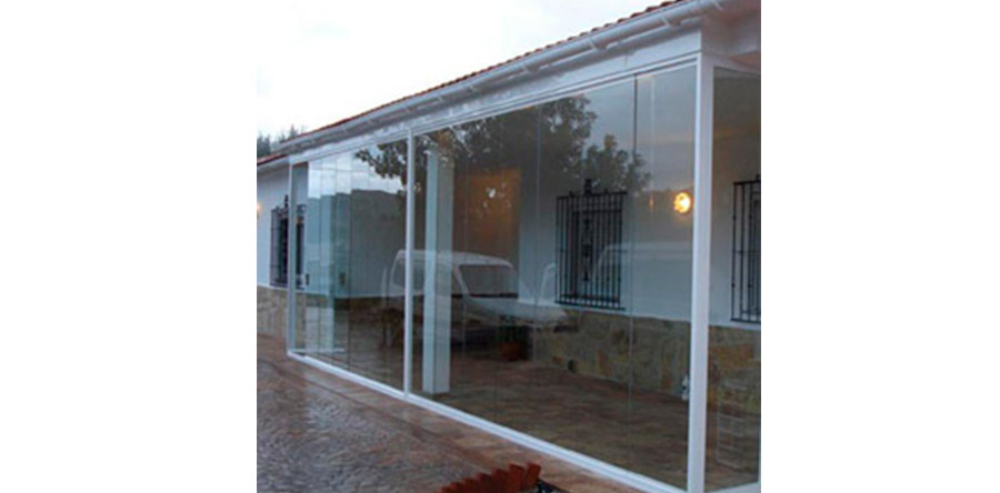 Fabricación e instalación de ventanas de aluminio y madera